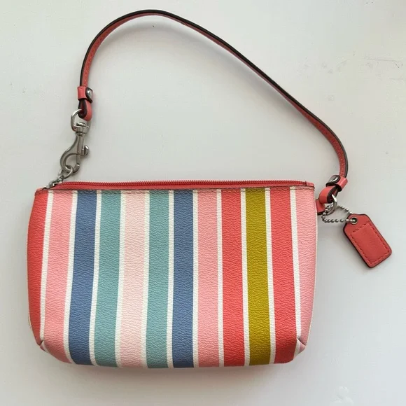 Early 2000s coach mini bag - Picture 2 of 4